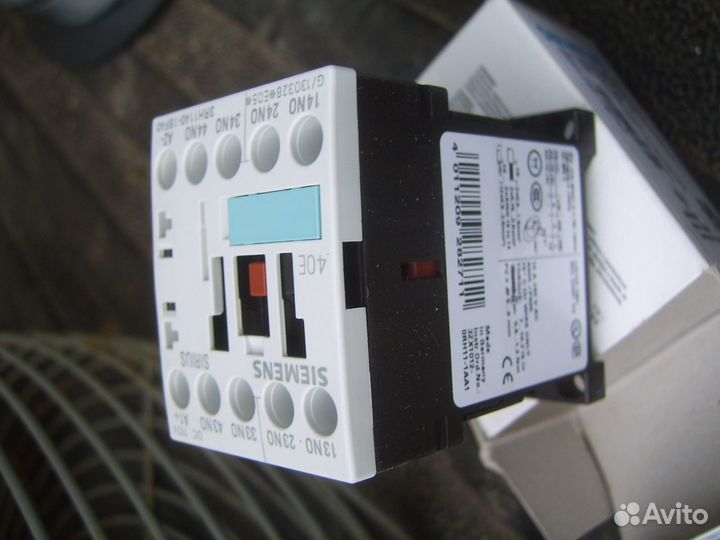 Вспомогательный контактор siemens 3RH1140-1BF40