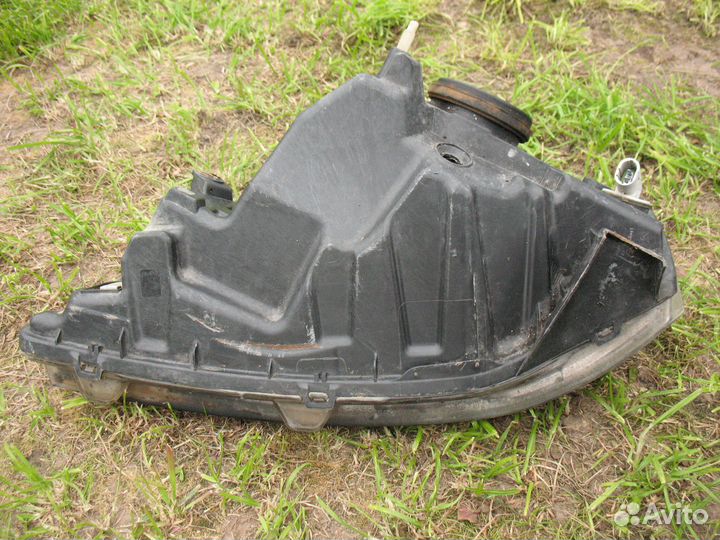 Фара Renault Logan с дефектами