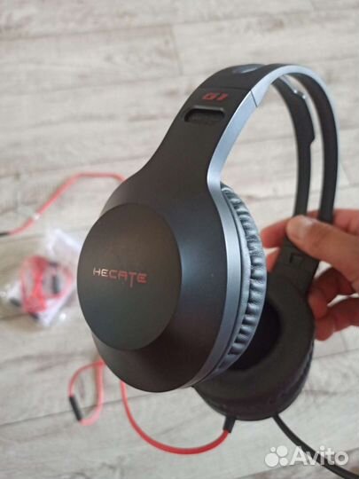 Беспроводные наушники новые
