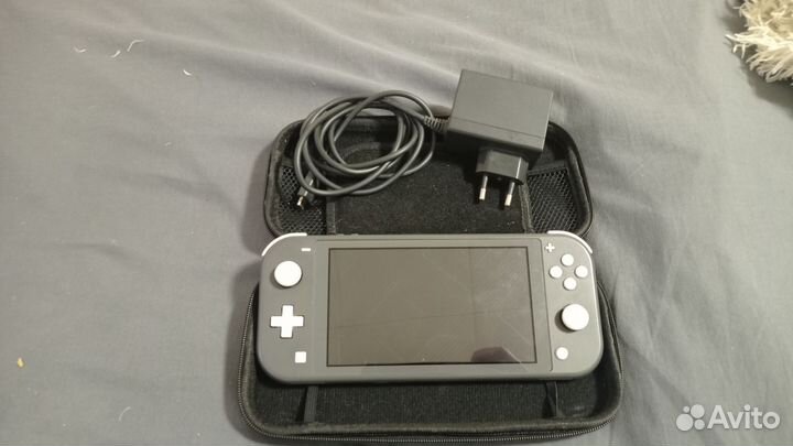 Продам nintendo свитч lite