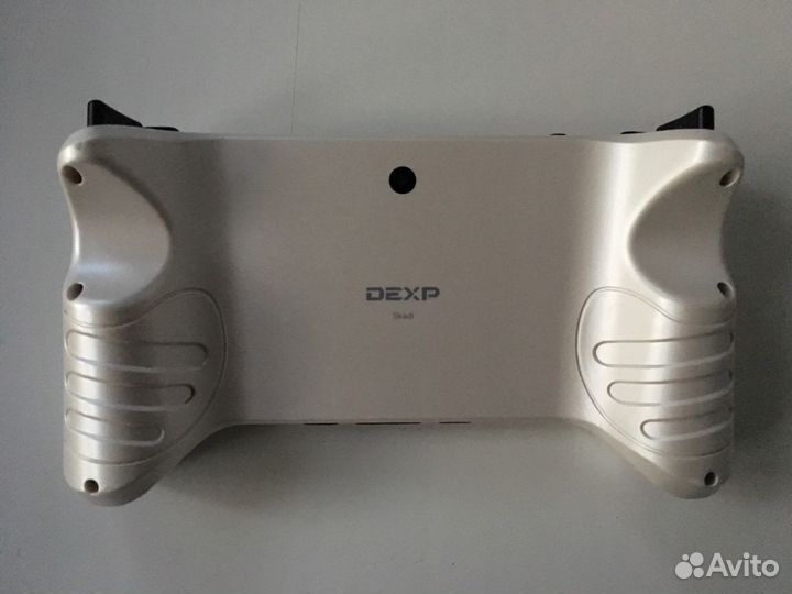 Четырёх ядерная консоль dexp Skadi