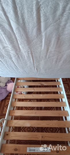 Кровать