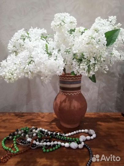 Глиняные крынки, горшки