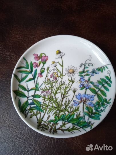 2 антикварные фарфоровые тарелочки Kaiser Германия