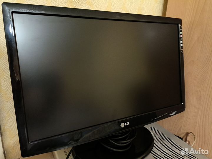 Монитор LG 22