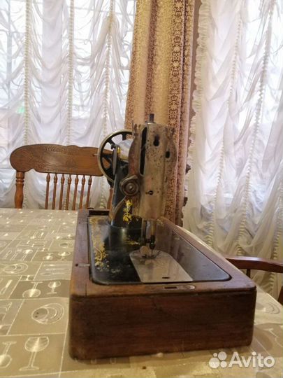 Швейная машинка Зингер (Singer)