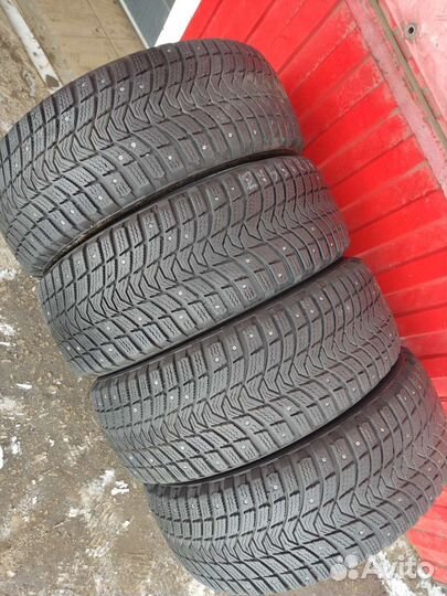 Michelin X-Ice North 3 215/55 R17 98T