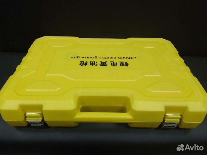 Шприц для смазки аккумуляторный