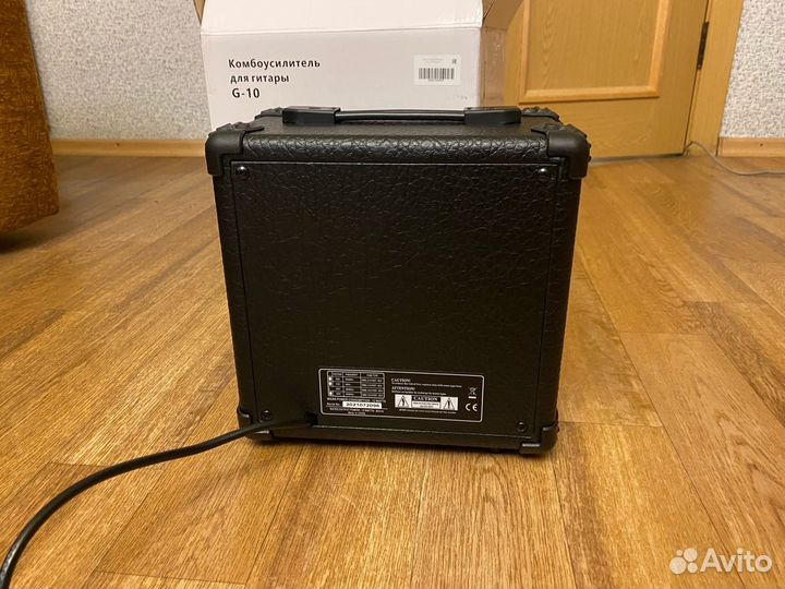 Гитарный комбоусилитель новый 10W