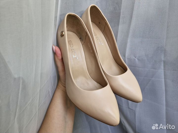 Туфли-лодочки женские 37р бежевые