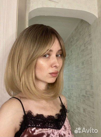 Парик каре блонд с удлиненной челкой