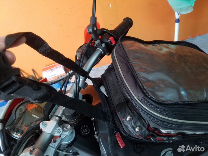 Сумка на бак мотоцикла на магнитах большая