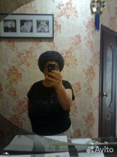 Шаль,берет карак.,варежки из анг.,палантин с люр