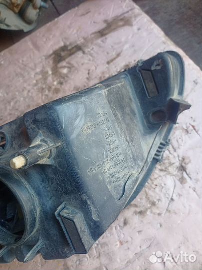 Фара правая Renault Logan 2007 748411.022