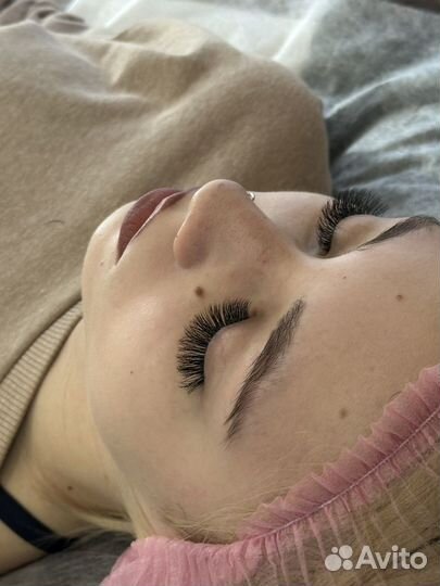 Перманентный макияж бровей