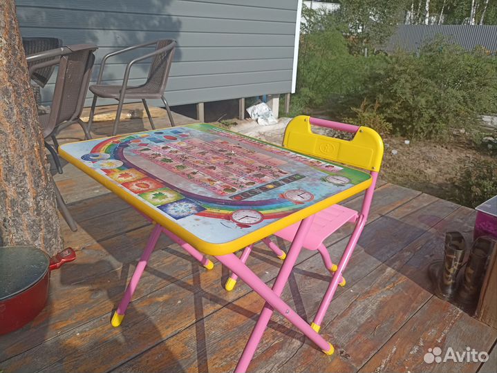 Детский стол и стул
