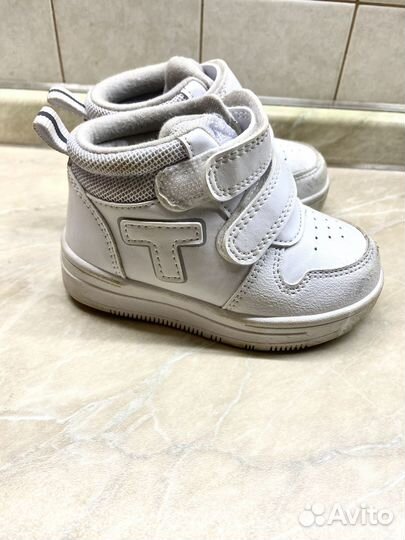 Кроссовки детские