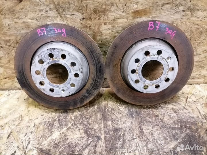 Диск тормозной задний Volkswagen Passat B7