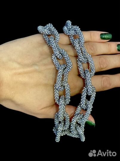 Украшение (чокер-цепь) из бисера