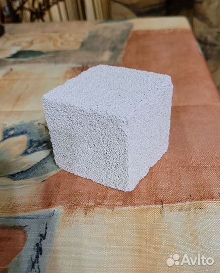 Камень для стачивания зубов грызунов