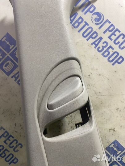 Обшивка стойки левая Ford Fusion хэтчбек 1.6 fyja