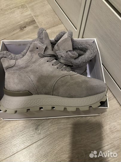 Ботинки женские зимние 39 размера новые