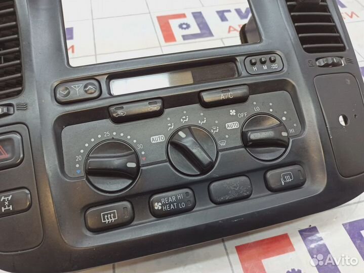 Блок управления отопителем Toyota Land Cruiser (J100) 84012-60050
