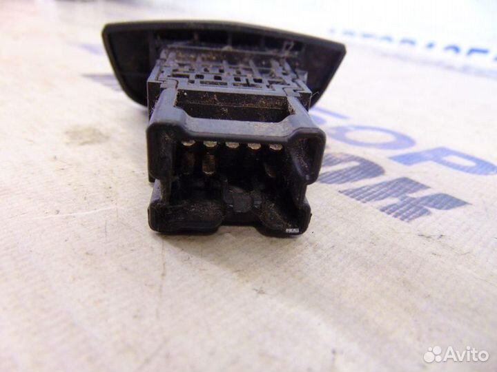 Кнопка аварийной сигнализации для Nissan Primera 3