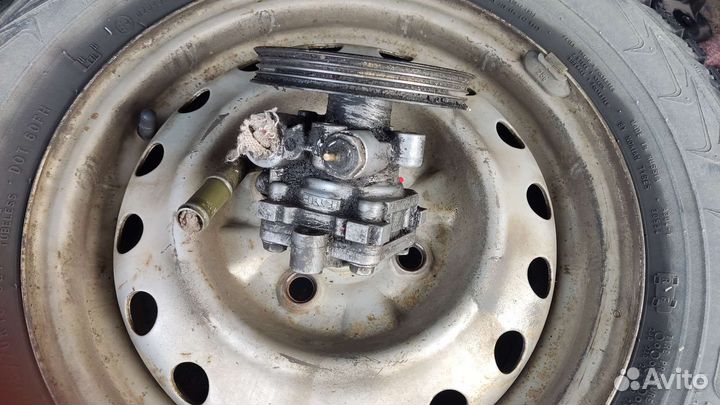 Насос гура Nissan Vanette sk82 f8