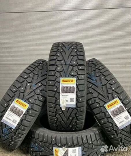 Pirelli Ice Zero 215/70 R16 104