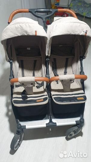 Коляска для двойни и близнецов