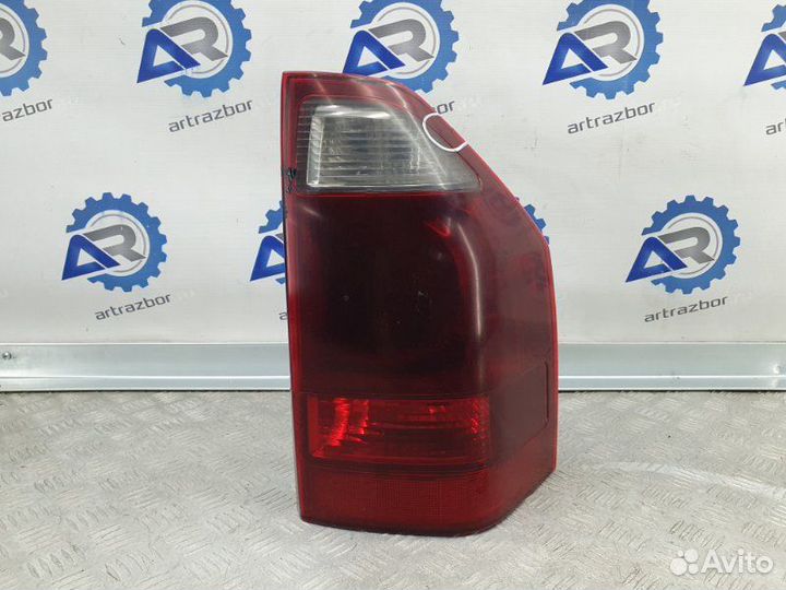 Фонарь задний правый Mitsubishi Pajero 3 2005