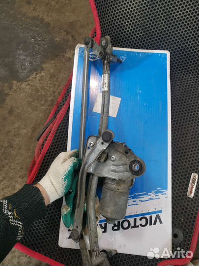 Моторчик стеклоочистителя audi A6C6