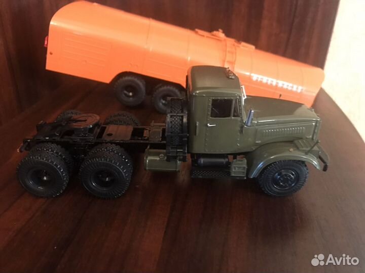 Модель автомобиля в масштабе 1 43 краз