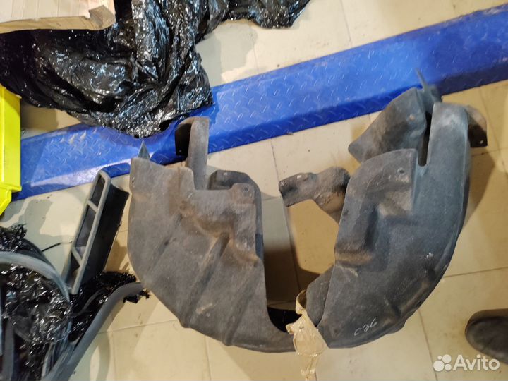 Задние подкрылки VW Tiguan, 2022