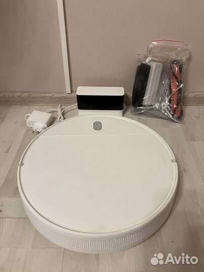 Робот-пылесос Xiaomi Mi Robot Vacuum-Mop Essential