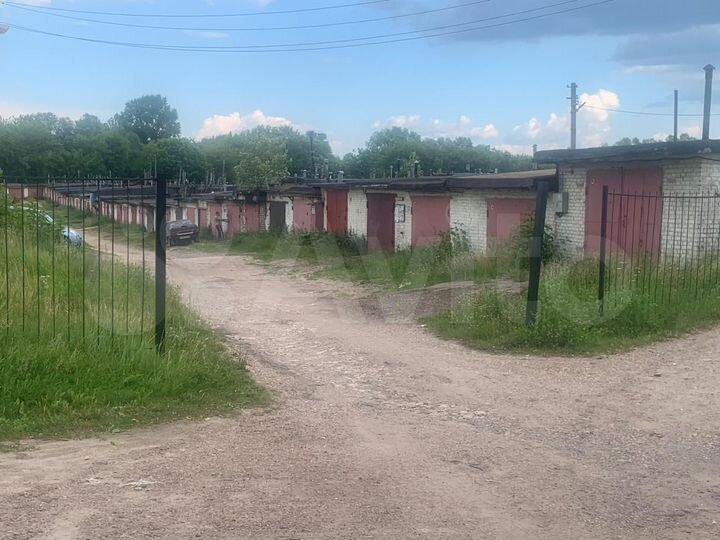 Гараж, > 30 м²