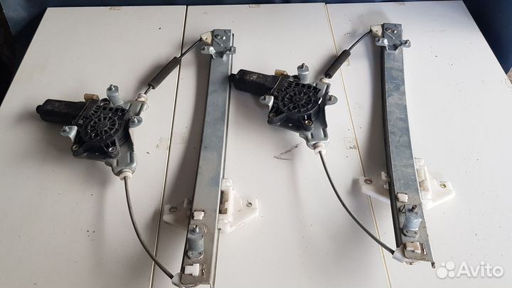 Задний правый стеклоподъемник Hyundai accent