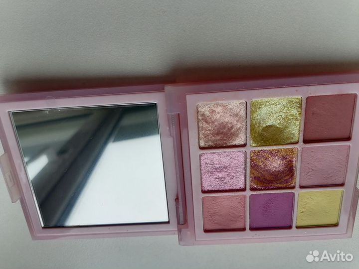 Huda beauty rose pastel