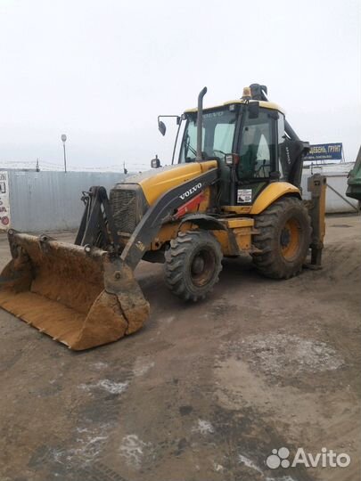 Услуги самосвалов и экскаватора погрузчика