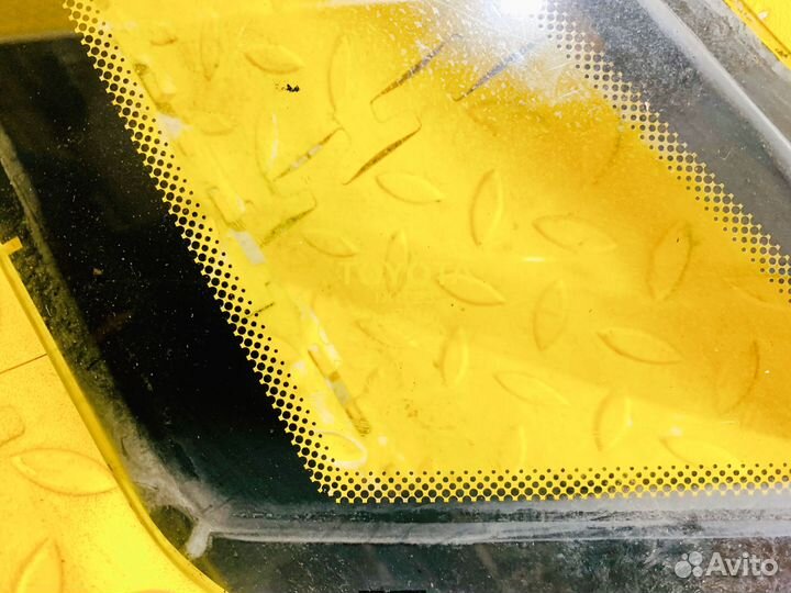 Форточка багажника левая Toyota Vista V20 Седан