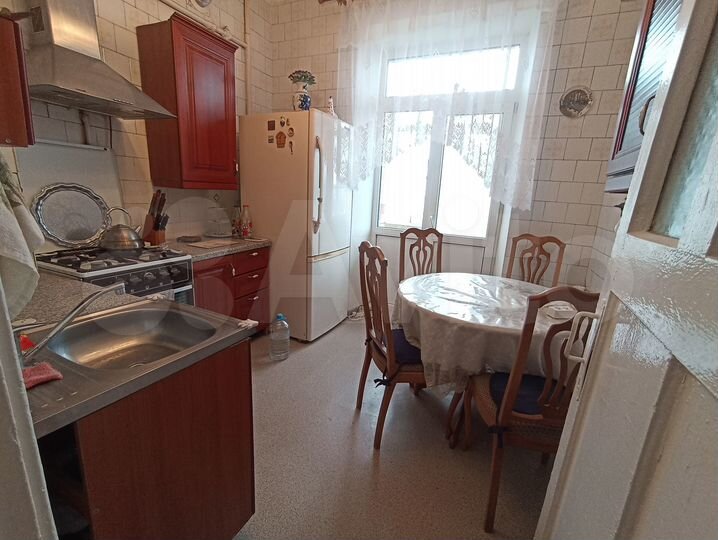2-к. квартира, 54 м², 3/5 эт.