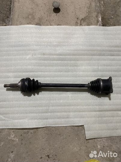 Привод на Toyota Harrier задний правый