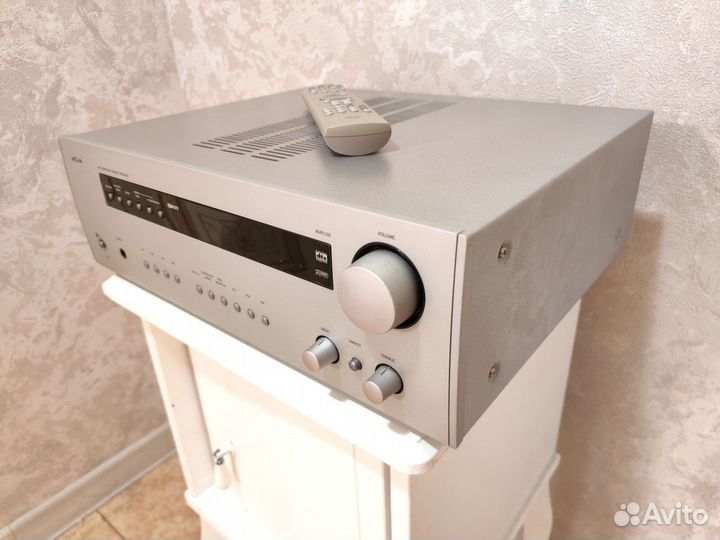 Ресивер Arcam AVR100