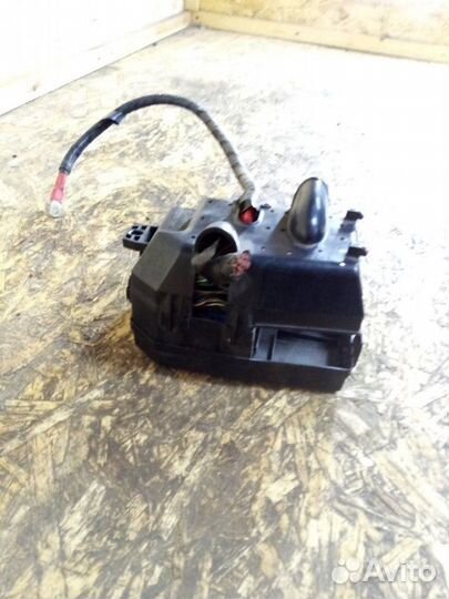 Блок предохранителей Ford Mondeo 3