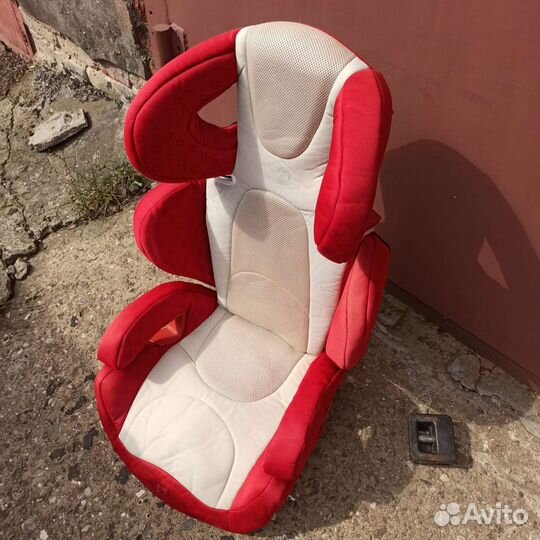 Автокресло Chicco artsana universal 15-36 kg