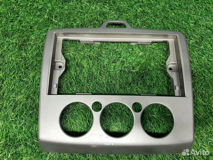 В наличии: Рамка под магнитолу для Ford Focus 2