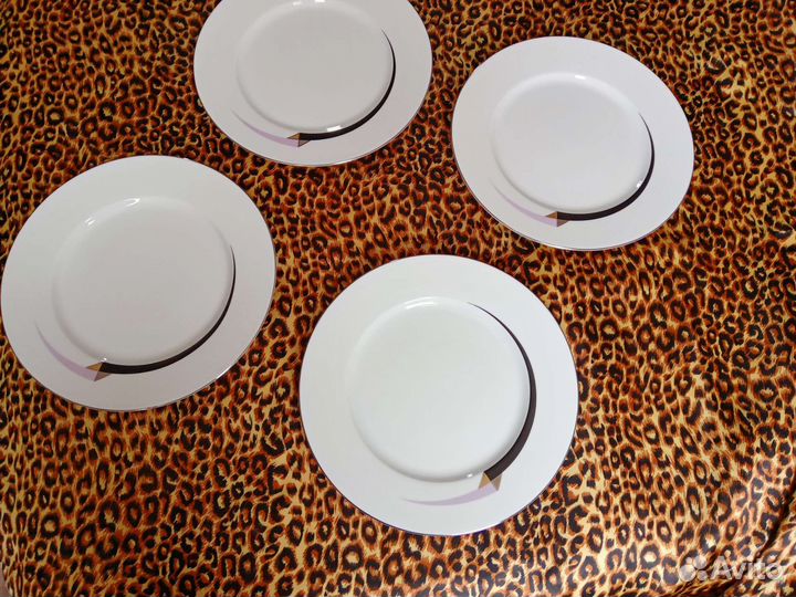 Набор тарелок Thun. Фарфор Чехия новый