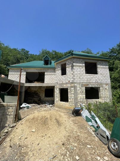 Дом 300 м² на участке 4 сот.