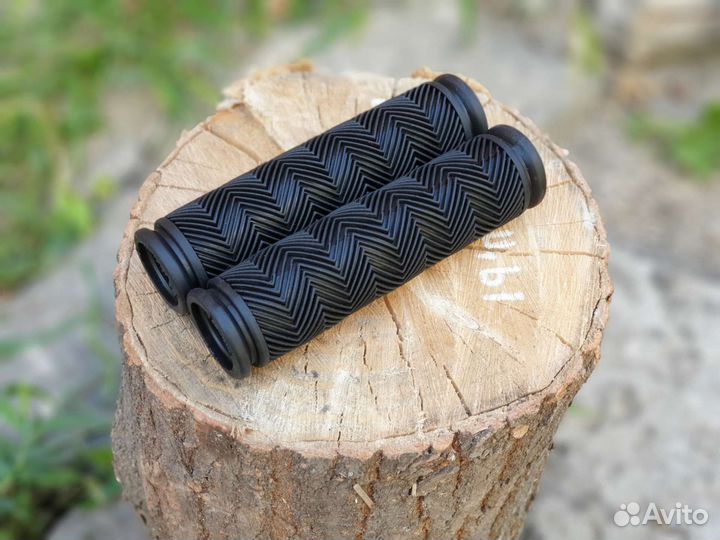 Грипсы на руль велосипеда